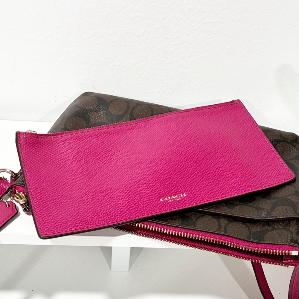 Coach Brown/Pink Signature Coated Canvas and Leather Crossbody Bag Pouch - Picture 3 of 6